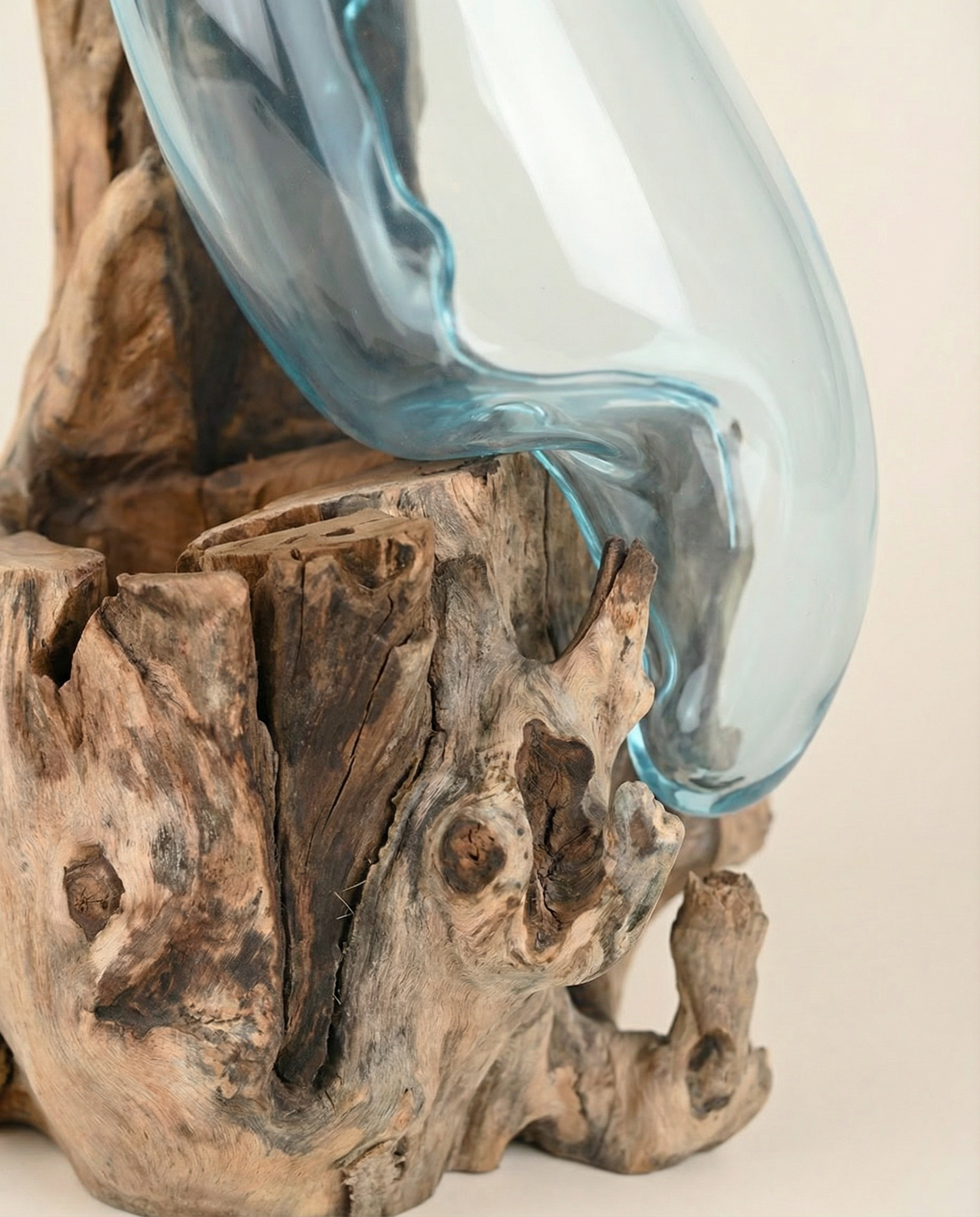 Table Standing Glass Vase on Wood | Natural Wood